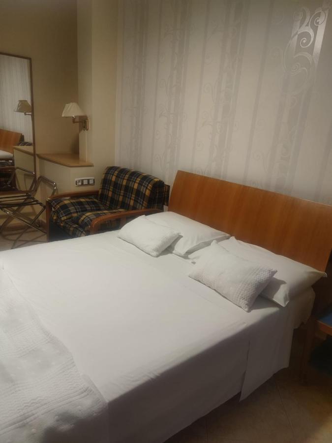 Hostal Burbia Villafranca Del Bierzo Ngoại thất bức ảnh