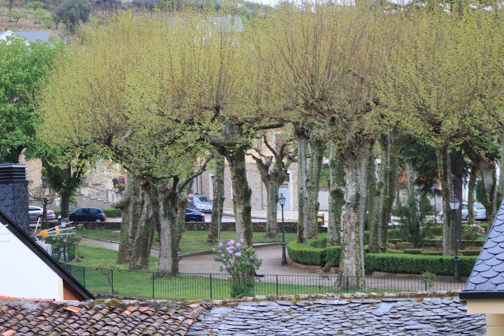 Hostal Burbia Villafranca Del Bierzo Ngoại thất bức ảnh